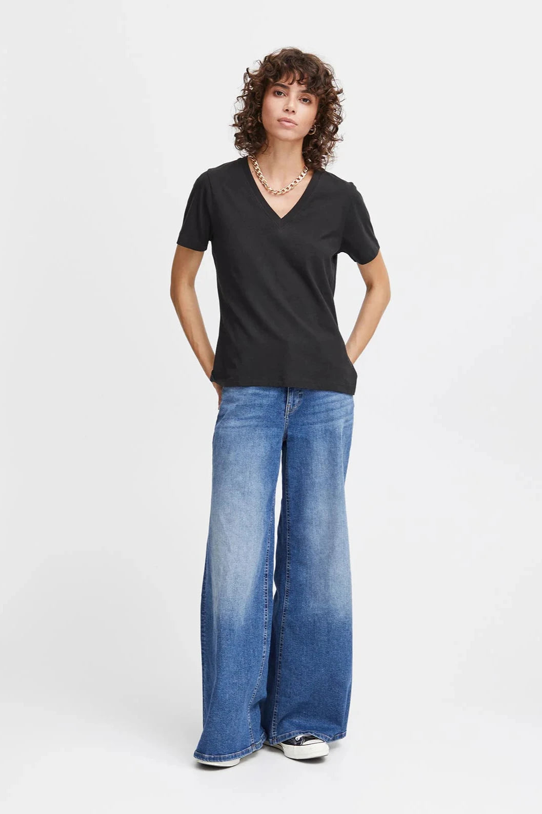 Palmer V-Neck Tee