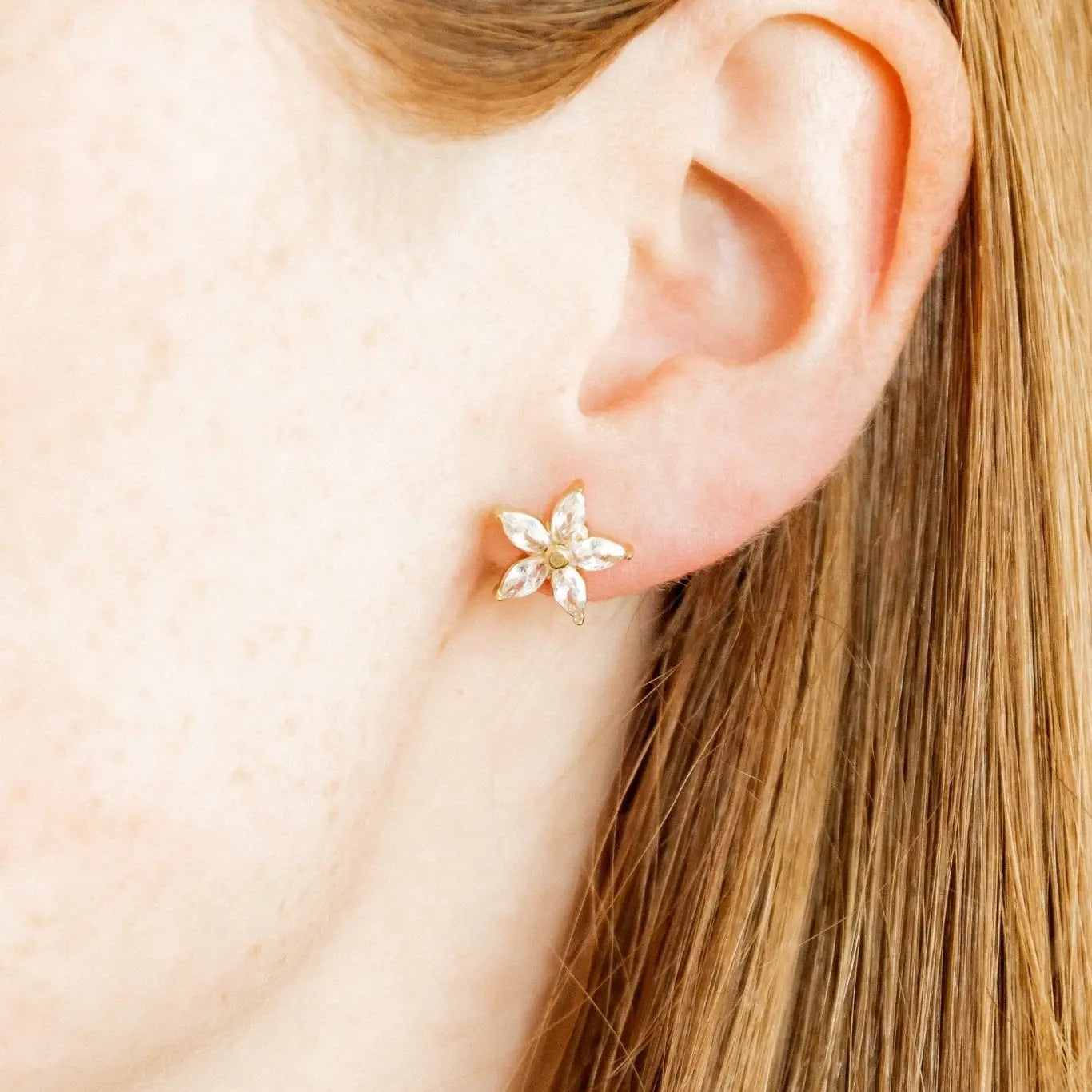 Linny Studs