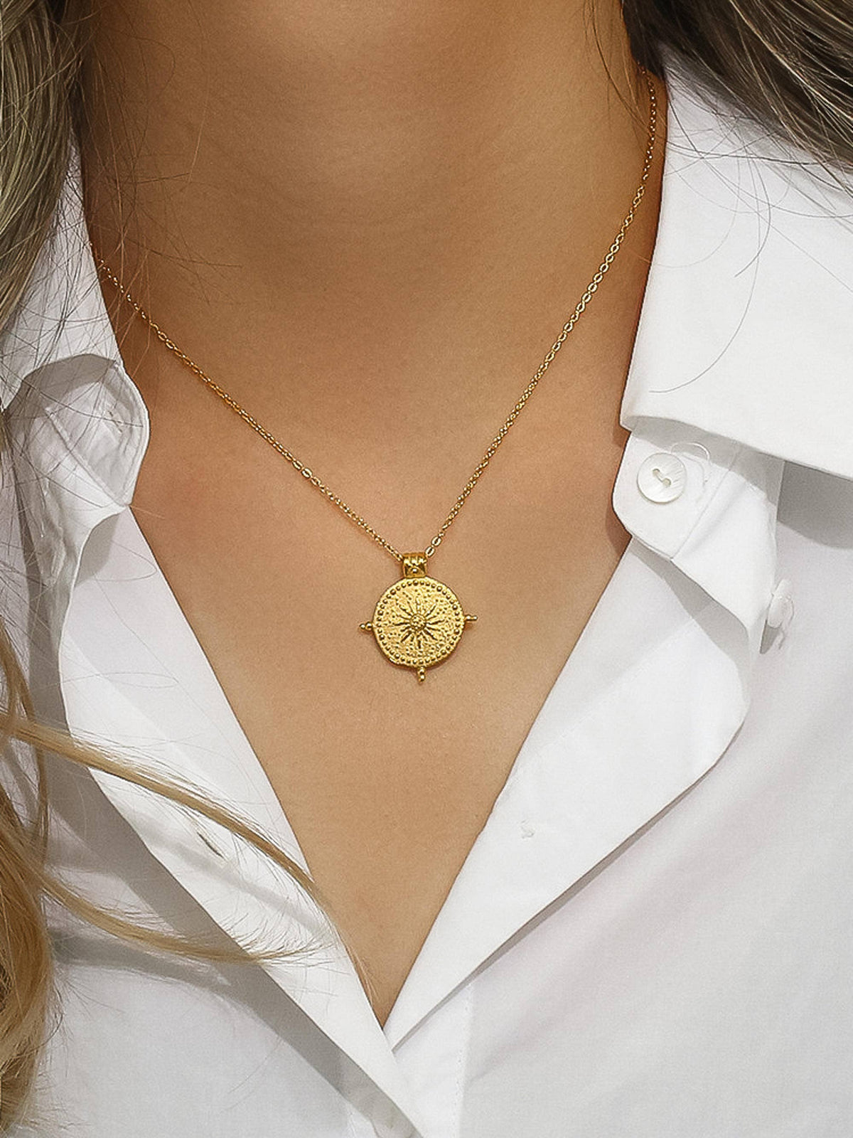 Béryl Medallion Pendant Necklace