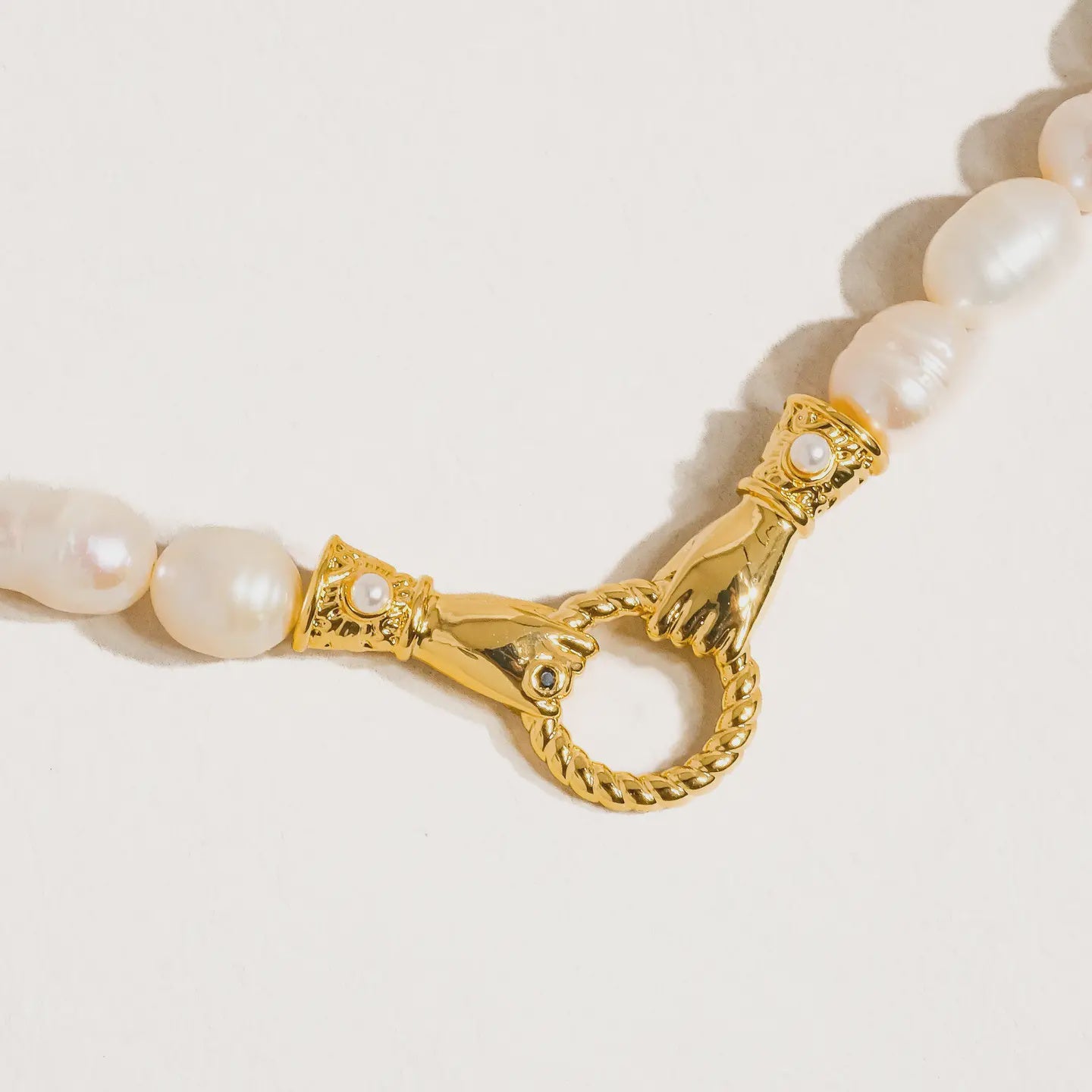 Everleigh Pearl Hand Necklace