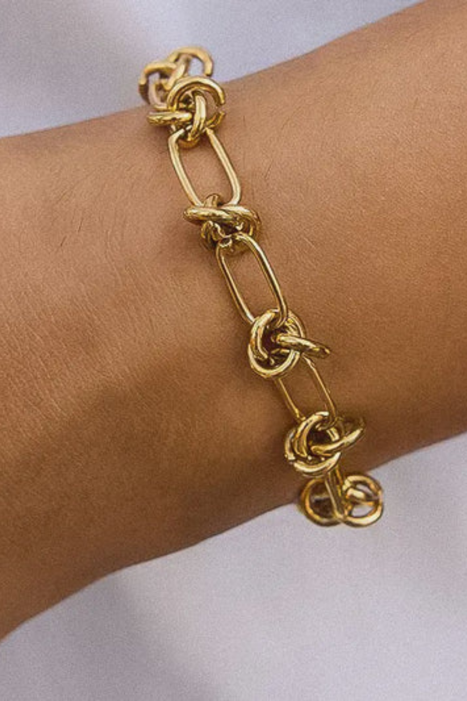 Nivra Chain Knot Bracelet