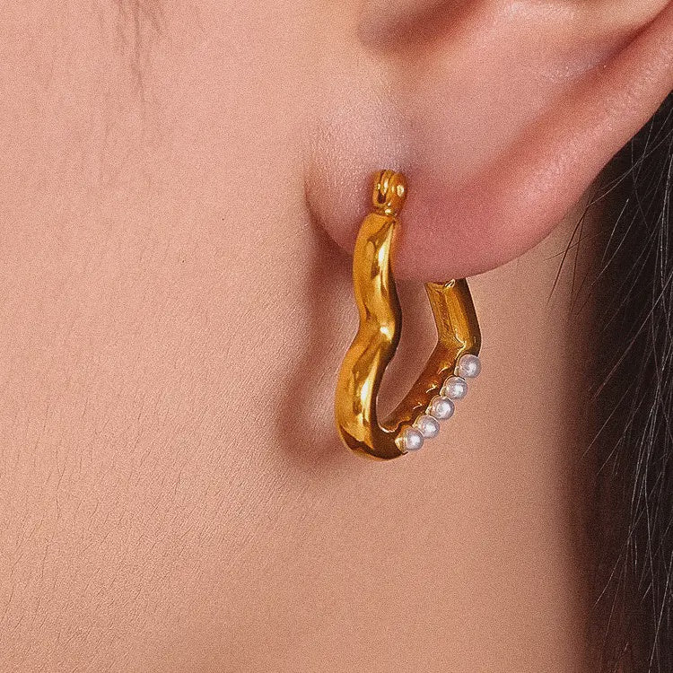 Avena Pearl Heart Hoops