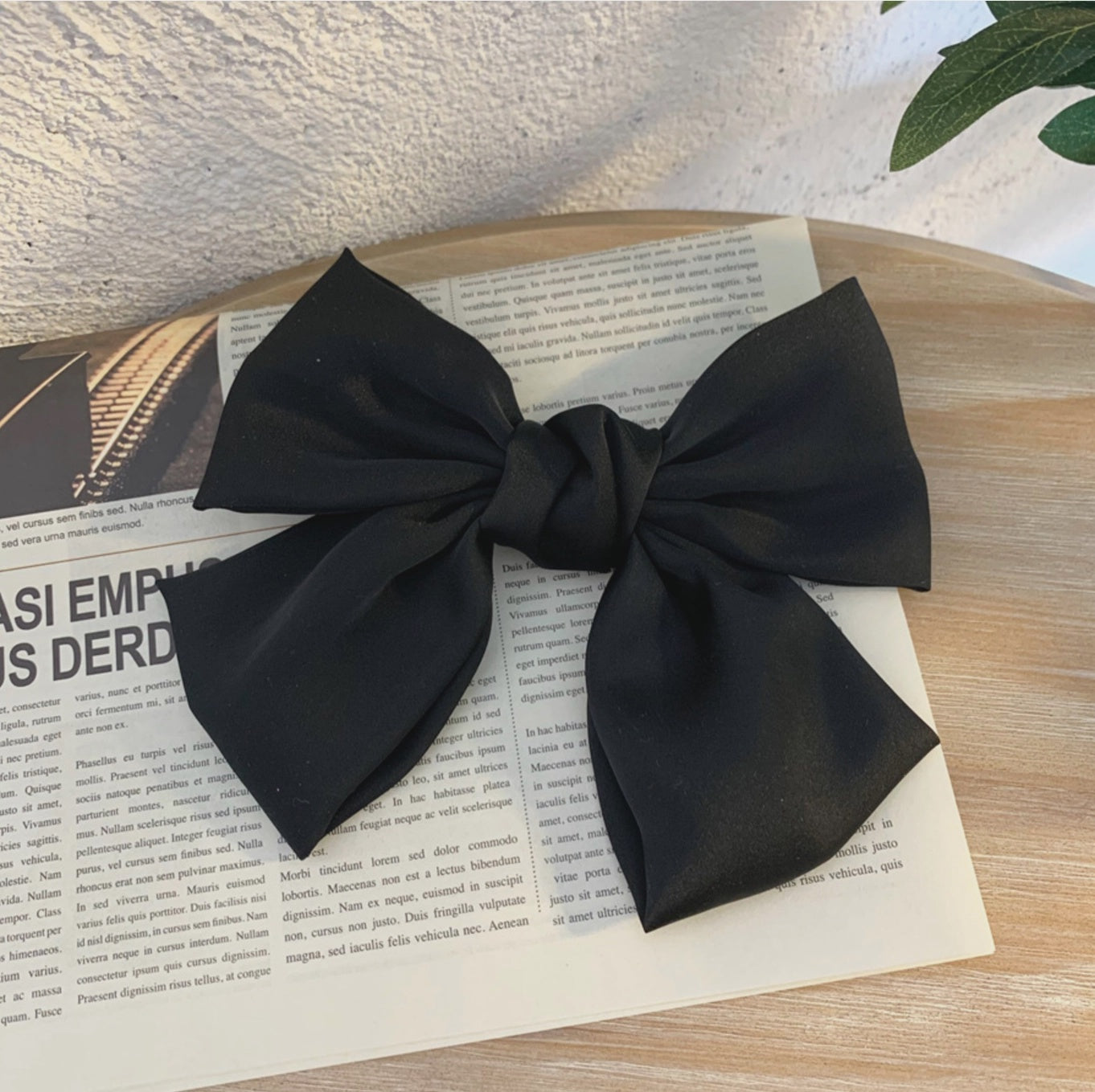 Eloquent Hair Bow