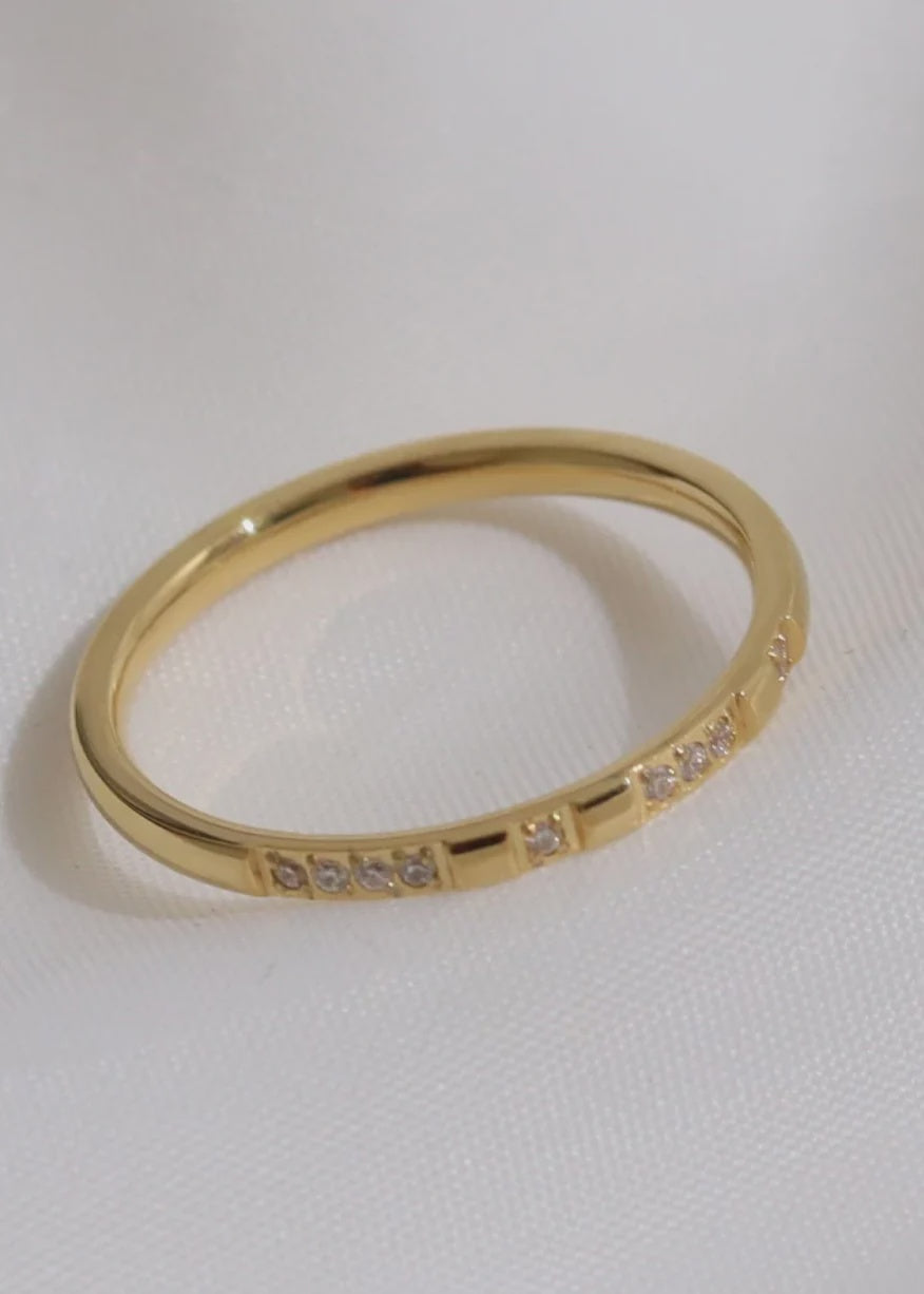 Thin Sparkle Ring