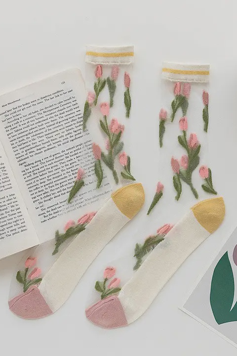 Sheer Tulip Socks