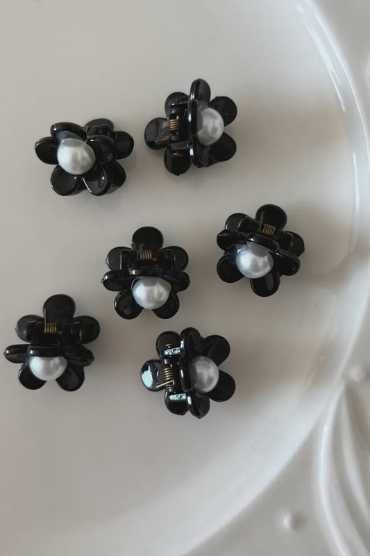Black Daisy Pearl Mini Hair Clips