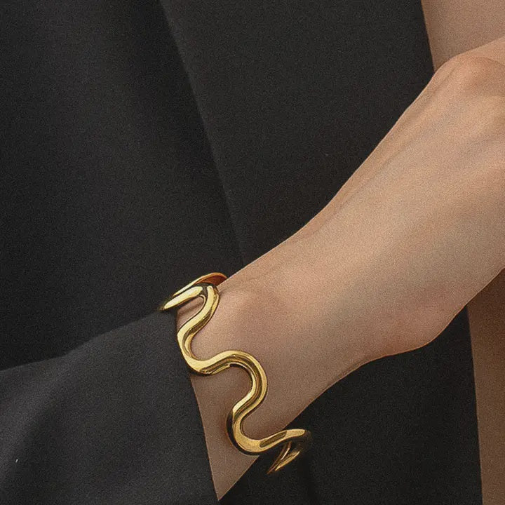 Félix 18K Gold Non-Tarnish Wavy Bold Statement Bracelet