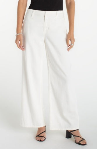 Weekender Relaxed Wide Leg Jeans