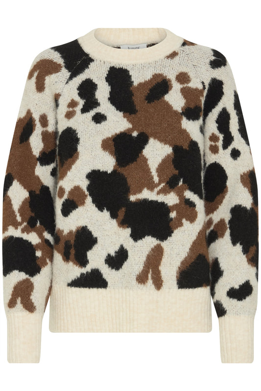 Camouflage-patterned sweater with a white collar on a white background
